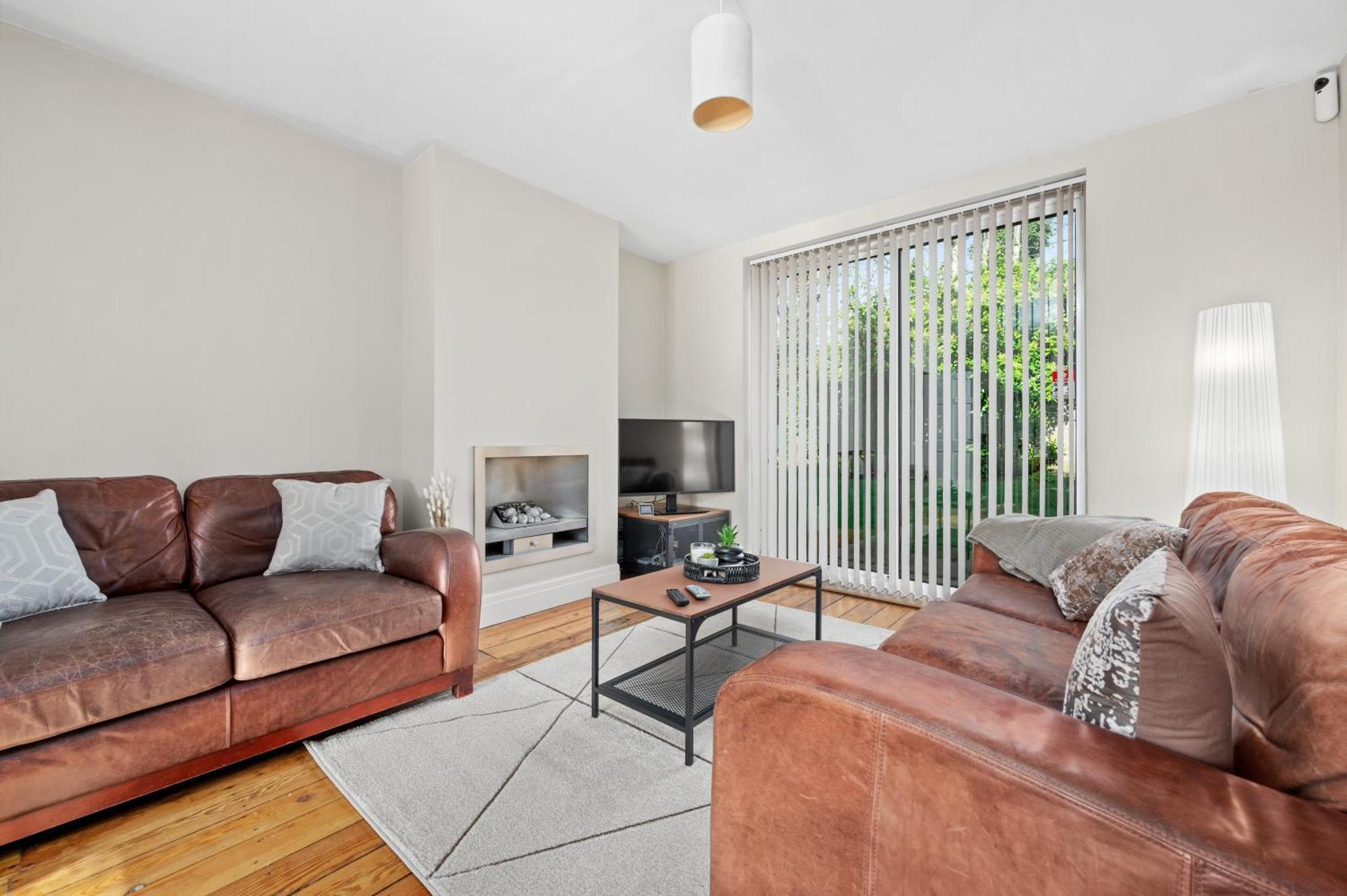 Fantastic, Modern 3 Bedroom House * Mánchester